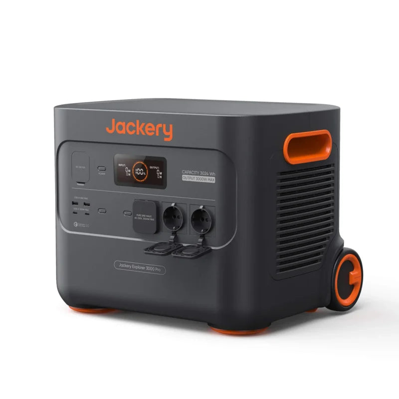 Jackery Explorer 3000 Pro voorzijde met geopende kleppen van de twee 230Volt aansluitingen