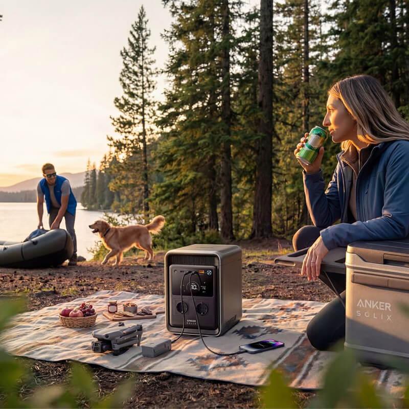 Anker S2000 draagbaar power station is zeer geschikt voor op de camping. Met de Anker S2000 power station kun je gemiddeld 48 uur wildkamperen zonder tussentijds bijladen.